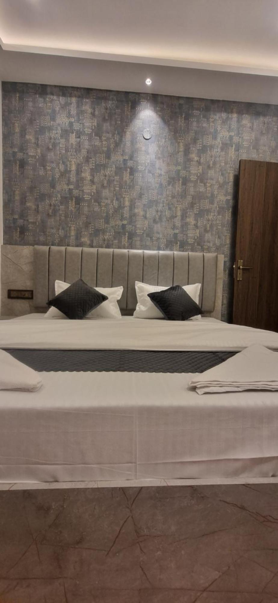 Mm Grand Hotel Varanasi Ngoại thất bức ảnh