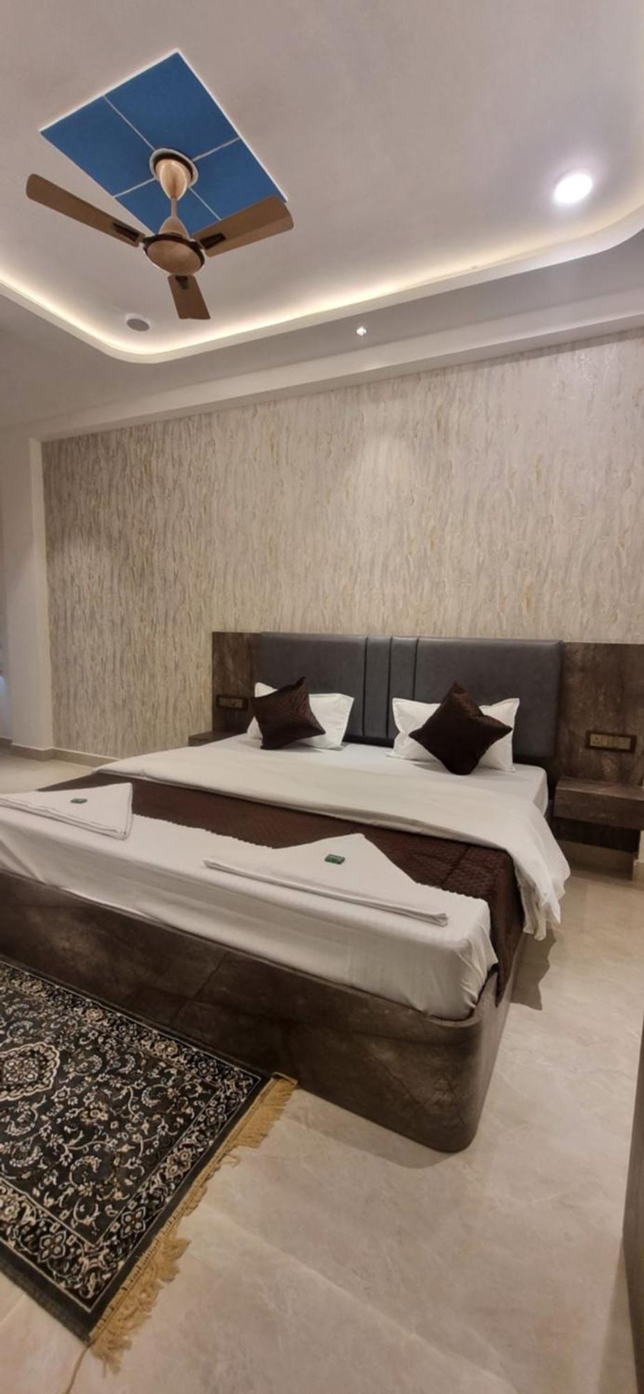 Mm Grand Hotel Varanasi Ngoại thất bức ảnh