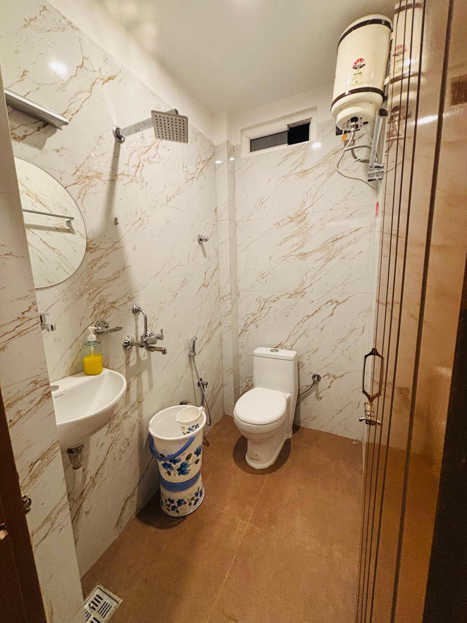 Mm Grand Hotel Varanasi Ngoại thất bức ảnh