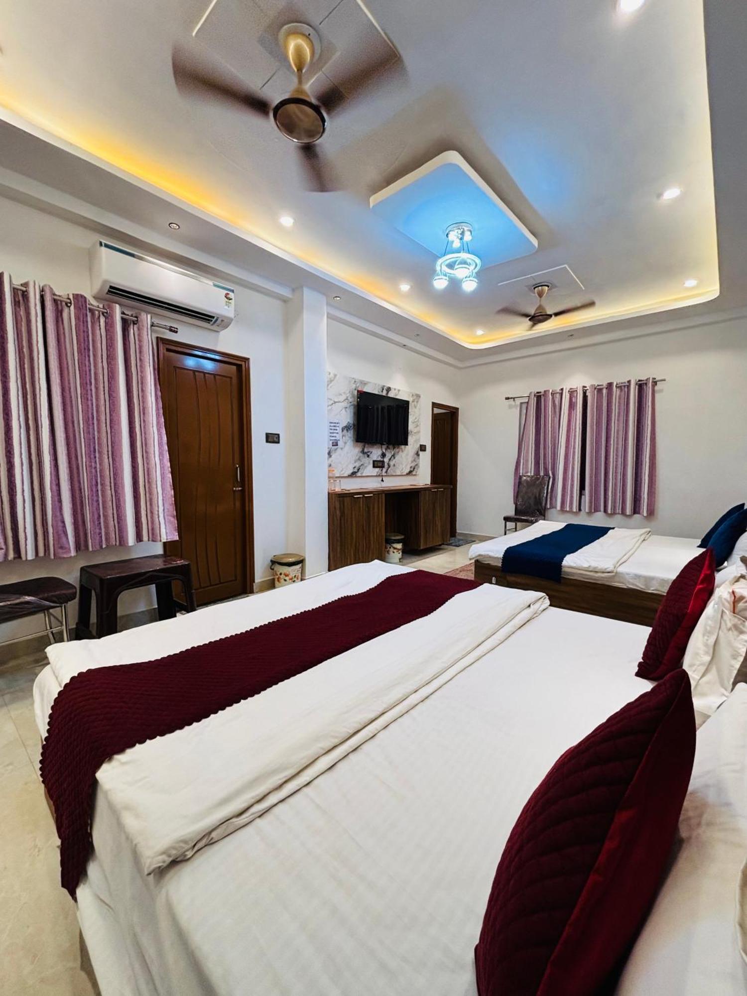 Mm Grand Hotel Varanasi Ngoại thất bức ảnh