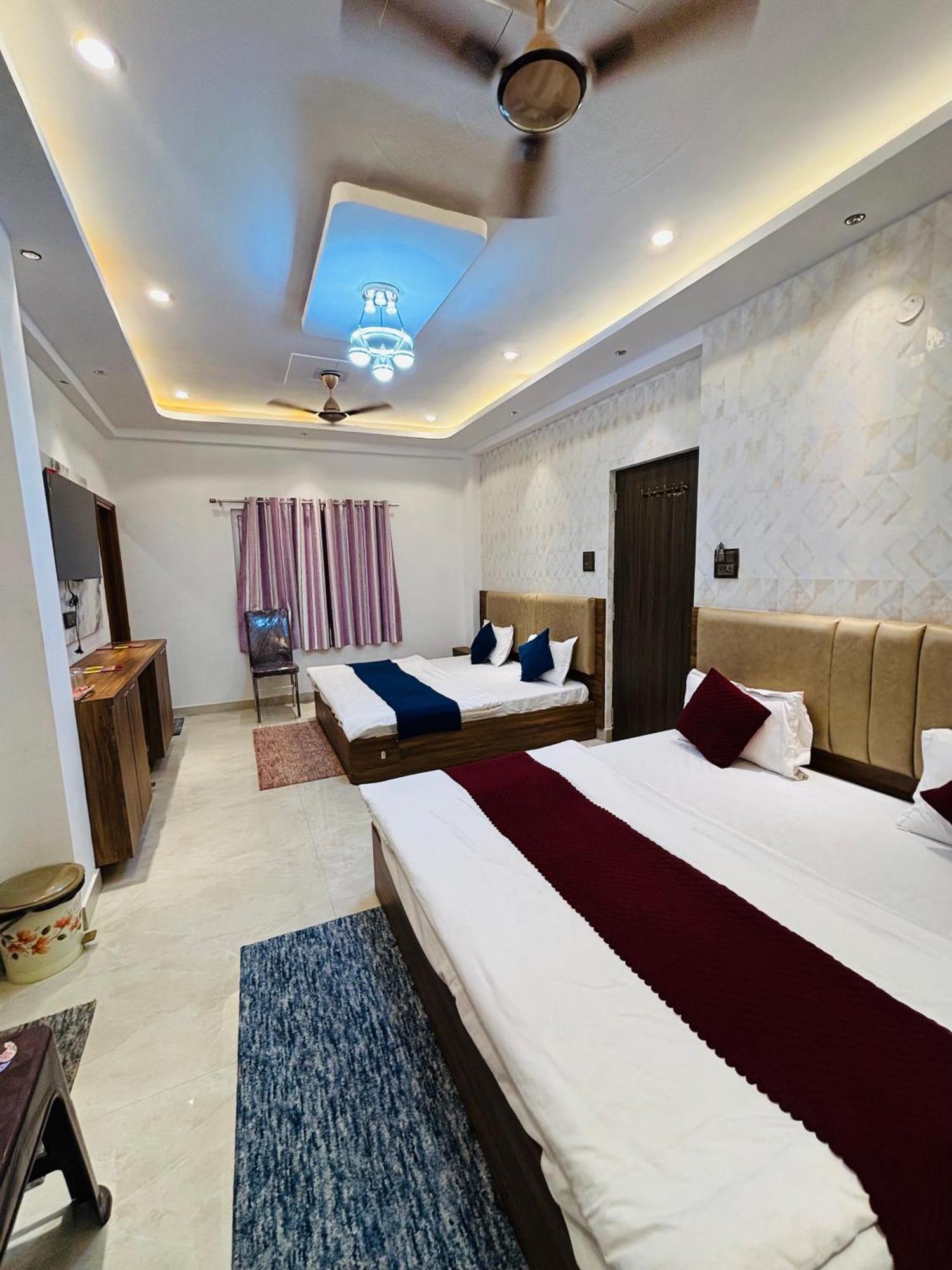 Mm Grand Hotel Varanasi Ngoại thất bức ảnh